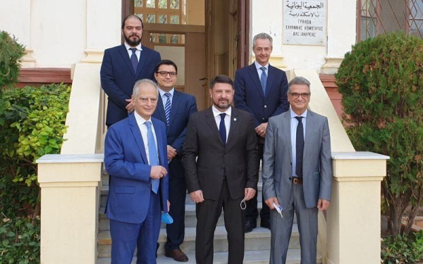 Αίγυπτος: Θερμή υποδοχή των Ελλήνων της Αλεξάνδρειας στον Ν. Χαρδαλιά