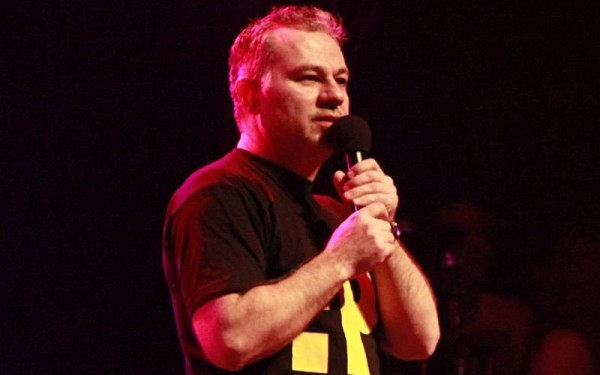 «Θύελλα» για τη διακοπή παράστασης του Χ. Ζαραλίκου από μπράβους! (Βίντεο)