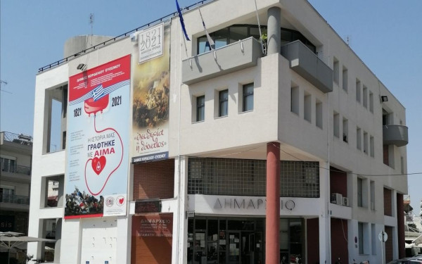 Συνάντηση του δημάρχου Κορδελιού - Ευόσμου με διευθυντές, εκπαιδευτικούς και συλλόγους γονέων για τα Ωνάσεια σχολεία