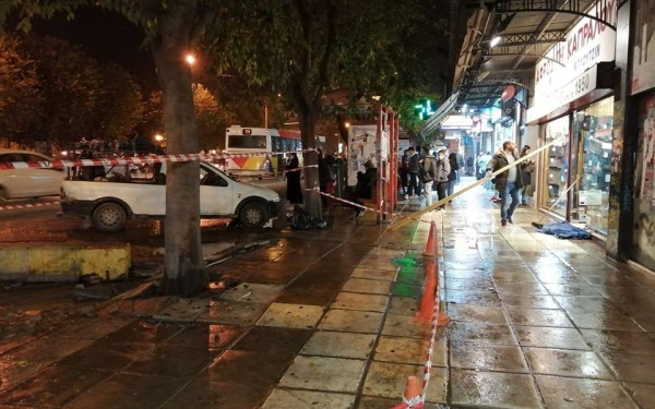 Θεσσαλονίκη: Έσπασε αγωγός της ΕΥΑΘ στην Εγνατία - Πλημμύρες σε καταστήματα, χωρίς νερό σπίτια (βίντεο & φωτ.)