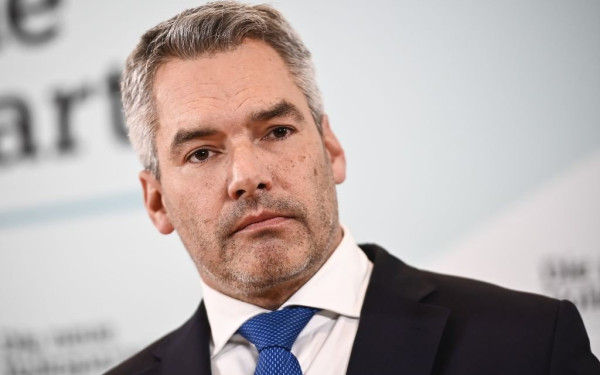 Αυστρία - ΕΕ: Ο αυστριακός καγκελάριος απειλεί να μπλοκάρει την τελική δήλωση της συνόδου κορυφής λόγω του μεταναστευτικού