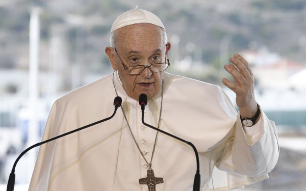 «Καρφιά» του πάπα Φραγκίσκου για ρασοφόρους που εκμεταλλεύθηκαν τον θάνατο του Βενέδικτου