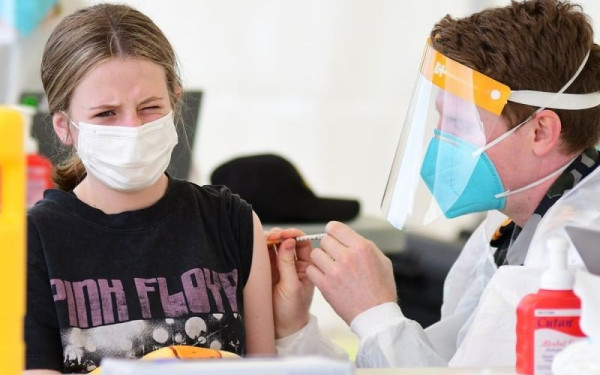 Χρήσιμες συμβουλές από παιδιάτρους για τον εμβολιασμό των παιδιών κατά του covid-19 