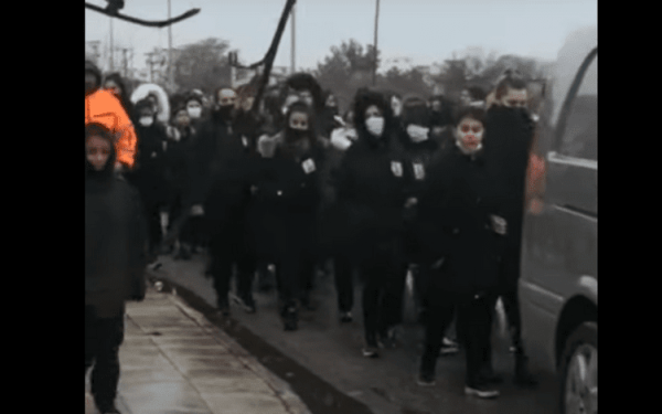 Αλεξανδρούπολη: Κηδεύτηκε η άτυχη Τζεβριέ - Σε άτυπη διαμαρτυρία γυναικών μετατράπηκε η τελετή (βίντεο)