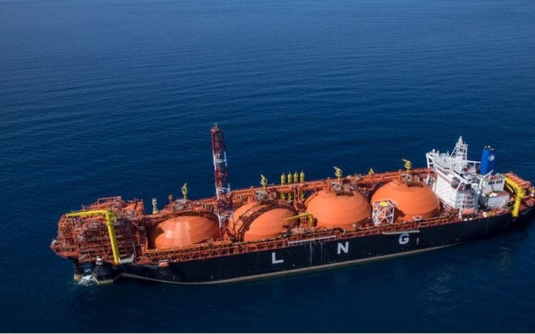 Θεσσαλονίκη: Ένα «φάλτσο» της ΡΑΕ με το LNG άναψε φωτιές στον Θερμαϊκό