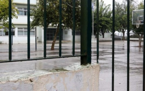 Τρίκαλα: Εργάτης σε σχολείο παρενόχλησε σεξουαλικά μαθήτριες