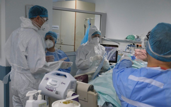 Περιστέρι: H ώρα της κρίσης για την κλινική από όπου έφυγαν νεκροί 13 ασθενείς Covid-19