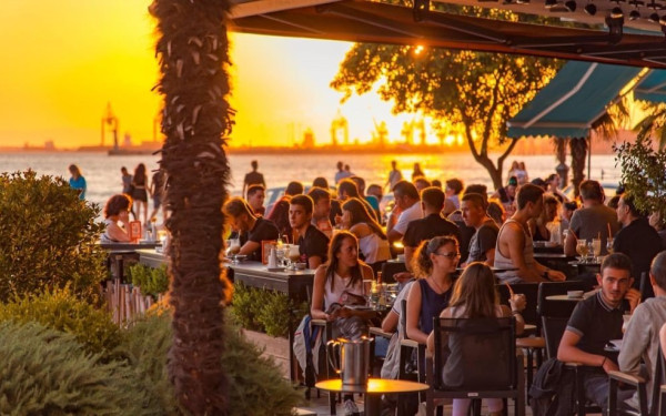 Ο Guardian επιλέγει Θεσσαλονίκη για τις διακοπές του