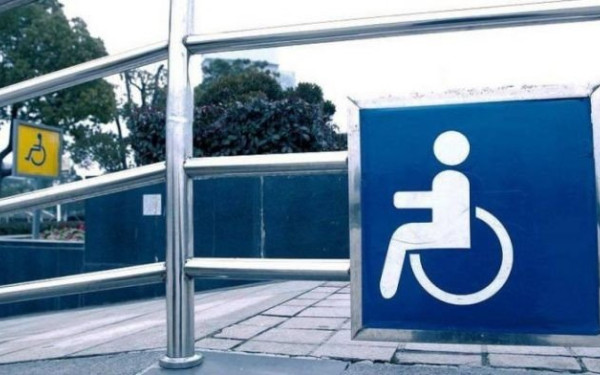 Σε ειδικά διαμορφωμένο χώρο ψηφίζουν και σε αυτές τις εκλογές τα ΑμεΑ