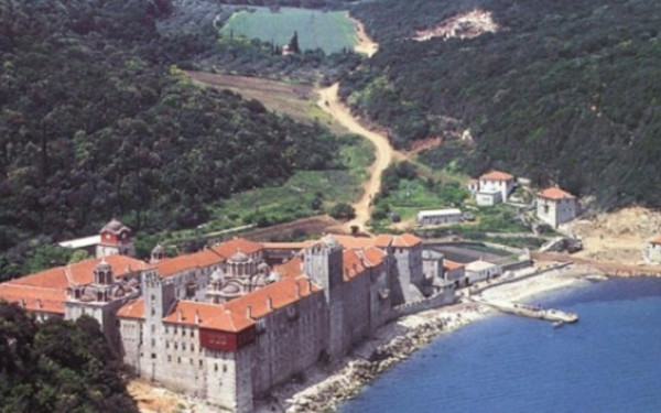 Άγιο Όρος: «Πολεμική ατμόσφαιρα» με τη μονή Εσφιγμένου στο στόχαστρο 