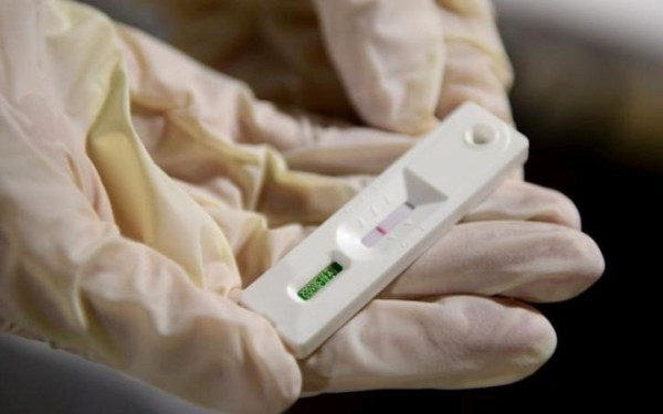 Κορονοϊός: Η θετικότητα στα δωρεάν rapid tests επιβεβαιώνει την έξαρση