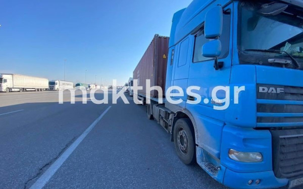 Τα καύσιμα, το... πιο βαρύ φορτίο για τις νταλίκες