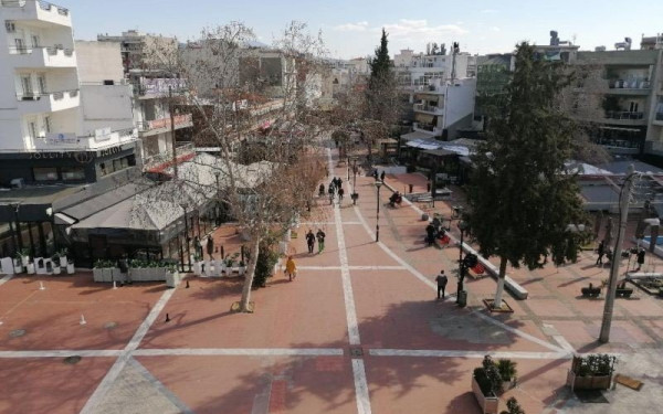 Συμμάζεμα στα τραπεζοκαθίσματα της πλατείας Ευόσμου ξεκινά ο δήμος - Μπαίνει τάξη στην πλατεία με νέο σχέδιο