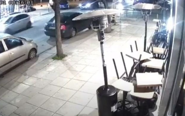 Νέο βίντεο ντοκουμέντο από τη δολοφονική επίθεση στη Χαριλάου: Τα ΙΧ των δραστών δευτερόλεπτα πριν τη δολοφονία του Άλκη