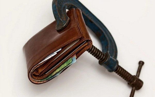 Ζορίζονται τα νοικοκυριά - Σε ακραία φτώχεια το 11,9%