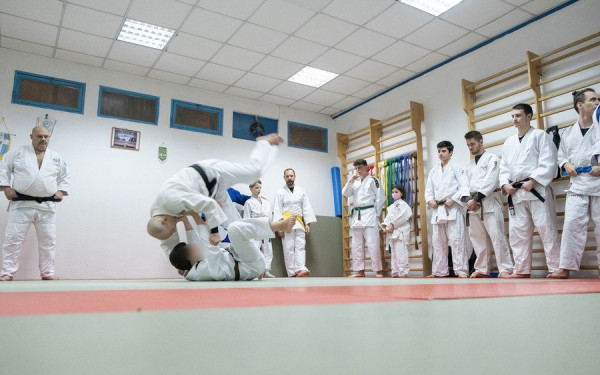 Ιβανώφειο: Παιδιά με και χωρίς αυτισμό προπονούνται μαζί στο τζούντο