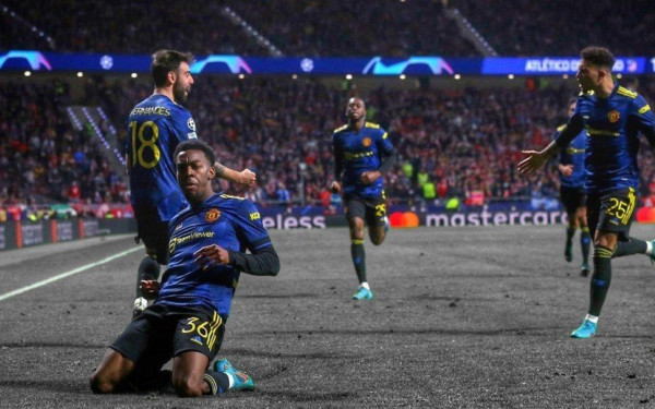 Champions League: Ο Ελάνγκα κράτησε όρθια τη Μάντσεστερ Γιουνάιτεντ (βίντεο)