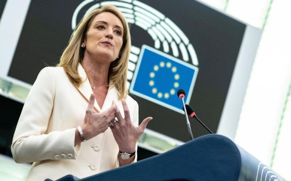 Ρ. Μέτσολα: Το Ευρωκοινοβούλιο και η δημοκρατία δέχονται επίθεση