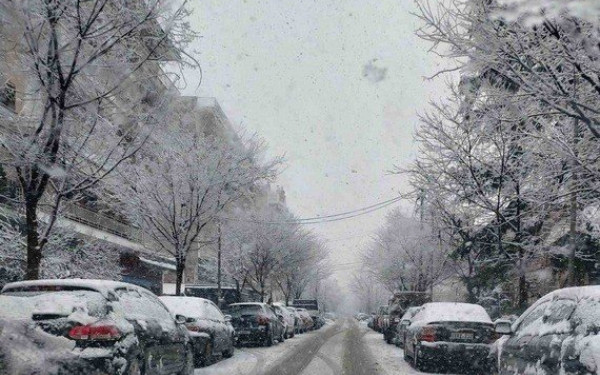 Χειμωνιάτικο το σκηνικό σήμερα Δευτέρα – Πέφτει κι άλλο η θερμοκρασία
