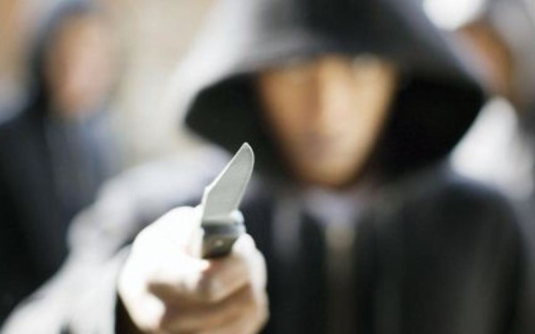 Θεσσαλονίκη: Ληστεία με την απειλή μαχαιριού σε κατάστημα ψιλικών στα Πεύκα