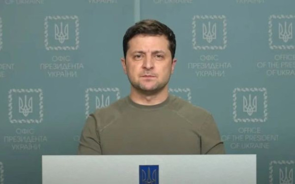 Πόλεμος στην Ουκρανία: Νέο δραματικό διάγγελμα Ζελένσκι - «Είμαστε γενναίοι, δεν παραδινόμαστε» (βίντεο)