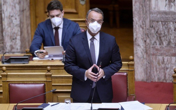 Ανέβηκαν οι τόνοι στη Βουλή στη συζήτηση για την αποχώρηση του δημοσίου από το ΤΧΣ