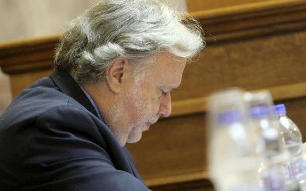 Αποσύρεται ο Κατρούγκαλος μετά τον σάλο για τις ασφαλιστικές εισφορές