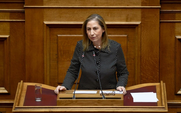 Ξενογιαννακοπούλου: Προεκλογική, καθυστερημένη και ανεπαρκής η ανακοίνωση της αύξησης του κατώτατου μισθού από τον Απρίλιο