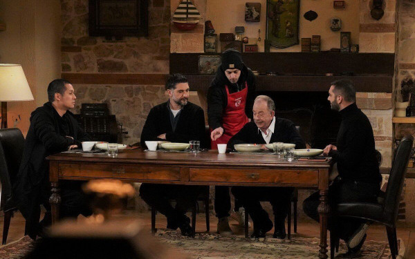 Masterchef: Ξεσπαθώνει κατά παικτών αλλά και των κριτών ο Ηλίας Μαμαλάκης (βίντεο)