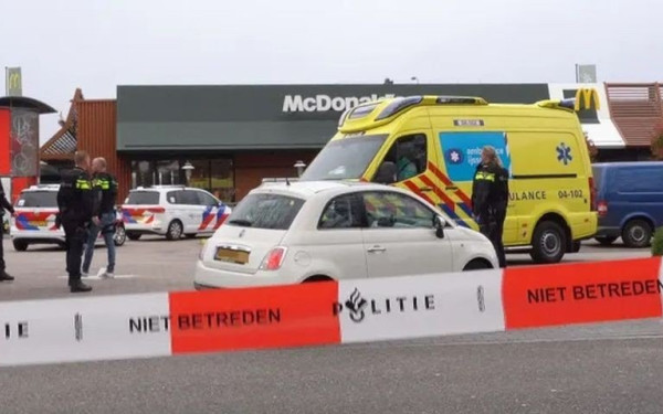 Ολλανδία: Η αστυνομία εκκένωσε το κτίριο του κοινοβουλίου στην Χάγη - Ομάδα πυροτεχνουργών επί τόπου