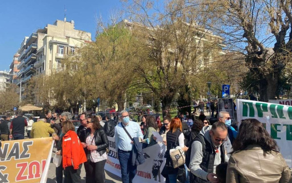 Απρόκλητη επίθεση των αστυνομικών σε διαδηλωτές και δύο τραυματισμούς καταγγέλλει το ΚΚΕ