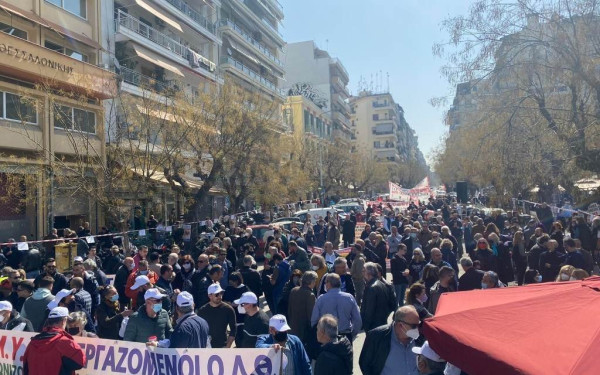 Σε απεργιακό κλοιό όλη η χώρα - Τι θα γίνει με τα δρομολόγια του ΟΑΣΘ - 3 συγκεντρώσεις στη Θεσσαλονίκη