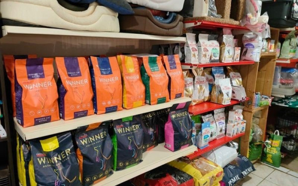 Ακριβή "πολυτέλεια" η τροφή των κατοικίδιων ζώων! (Φωτ.)