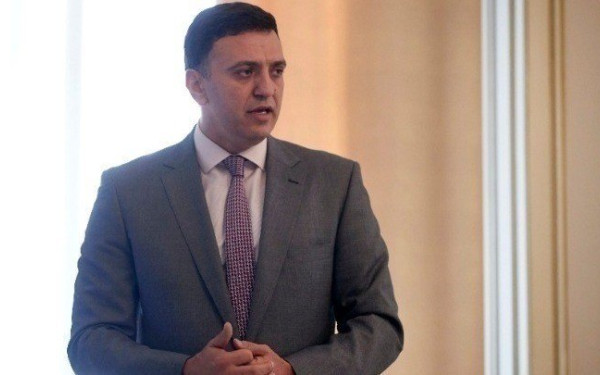 Β. Κικίλιας: Η κυβέρνηση πρέπει να βγει μπροστά από την κοινωνία και να δώσει ριζοσπαστικές λύσεις στις παθογένειες των σιδηροδρόμων