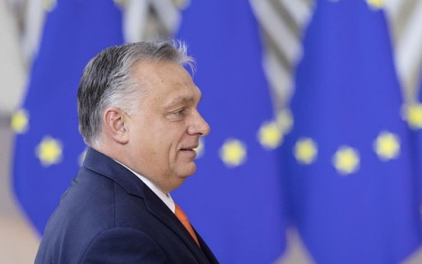 Ο Όρμπαν απειλεί να μπλοκάρει τη Σύνοδο Κορυφής και καλεί την ΕΕ να ξεκινήσει συνομιλίες με τη Ρωσία