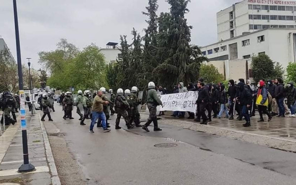 ΚΚΕ: Να φύγει τώρα η αστυνομία από το ΑΠΘ - Η παρουσία της τροφοδοτεί σκηνικό έντασης