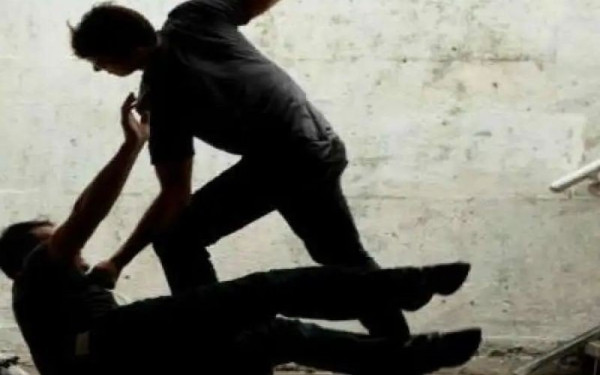 Λαμία: Γονείς έδειραν μαθητές που είχαν δείρει τα παιδιά τους 