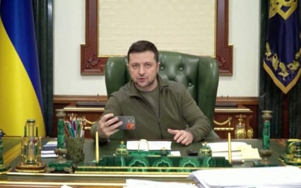 Ο Ζελένσκι ευχαριστεί τον καγκελάριο Σολτς για τα άρματα Leopard 