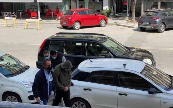 Τραγωδία στον Εύοσμο: Ελεύθεροι πατέρας και γιος μετά τις απολογίες τους - Δείτε Βίντεο και φωτογραφίες