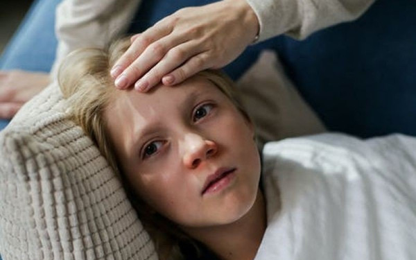 Σ. Μαζάνης: Λάθος και επικίνδυνο να αφήνουν οι γονείς τα παιδιά με πυρετό δύο-τρεις μέρες