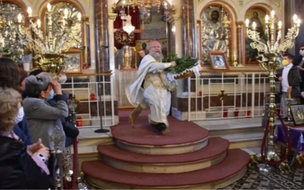 Πρώτη Ανάσταση - Παρακολουθήστε ζωντανά τη λειτουργία του Μεγάλου Σαββάτου