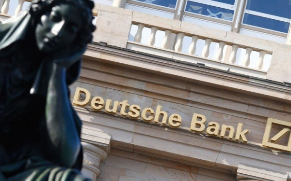 Χαμός στην Deutsche Bank μετά την απόφαση της διοίκησης να μειώσει την τηλεργασία