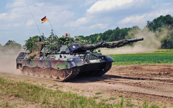 Δημοσκόπιση: Υπέρ της παράδοσης των Leopard 2 στην Ουκρανία η πλειοψηφία των Γερμανών