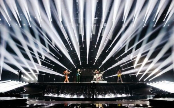 Eurovision: Παρενόχληση από χορευτές βορειοευρωπαίου τραγουδιστή κατήγγειλε εθελόντρια