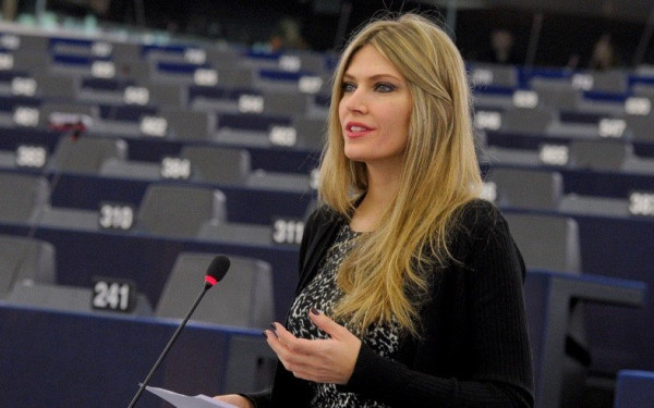 Qatargate: Για πάνω από 5 ώρες ανακρινόταν η Εύα Καϊλή - Η στάση της και τα κρίσιμα ερωτήματα (βίντεο)