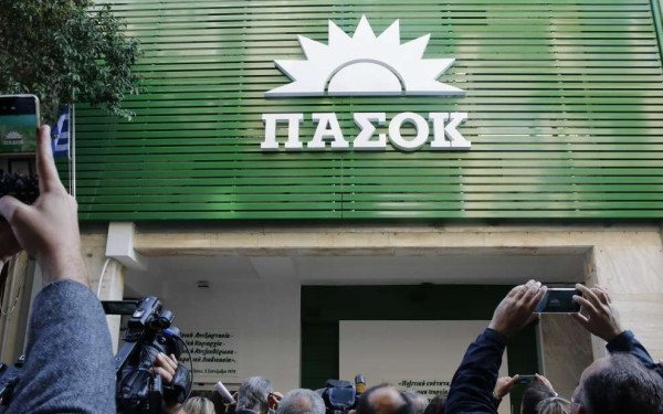 Οργισμένη αντίδραση του ΠΑΣΟΚ μετά τις ευθύνες που του επέρριψαν για τα Τέμπη Πλεύρης και Γεωργιάδης