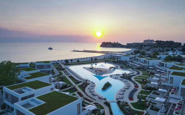 Mega deal: To κρατικό fund της Σιγκαπούρης αγόρασε  τη Sani/Ikos