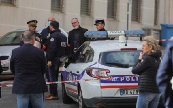 Γαλλία: Δύο νεκροί και τέσσερις τραυματίες από πυρά στο Παρίσι