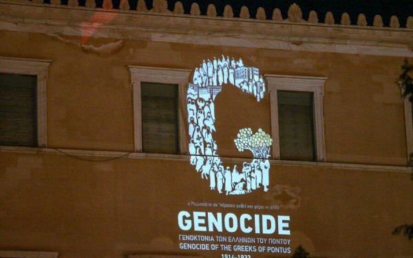 G for Genocide - Η Βουλή φωταγωγήθηκε με το σύμβολο της Γενοκτονίας