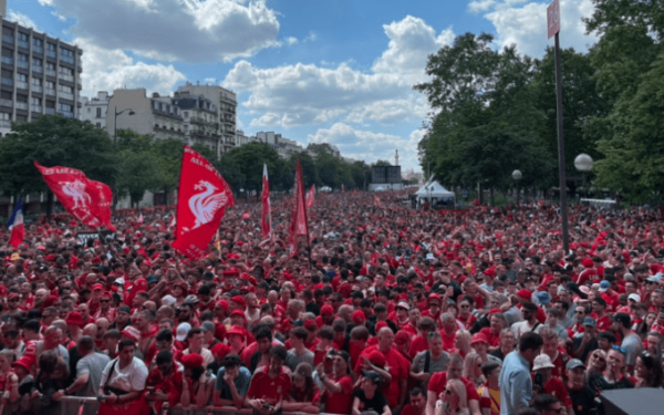 Λίβερπουλ: Κόκκινη λαοθάλασσα στο Παρίσι και αποθέωση για... Τσιμίκα (βίντεο)